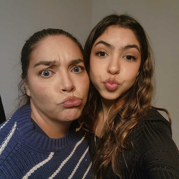 Pleased to meet you! Welcome to my closet💗 - Picture 9 of 10